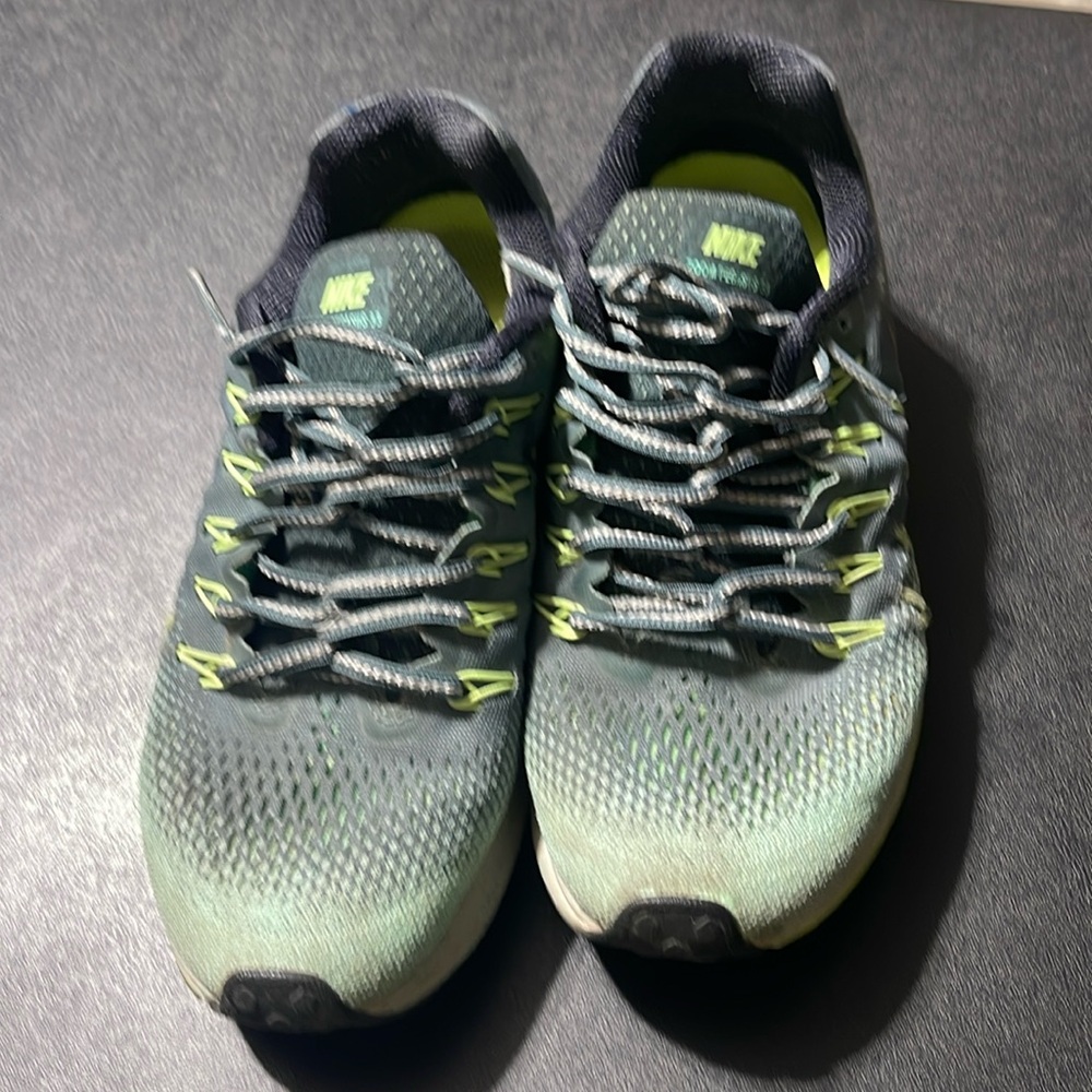 Nike Pegasus 33 size 7 (women’s)